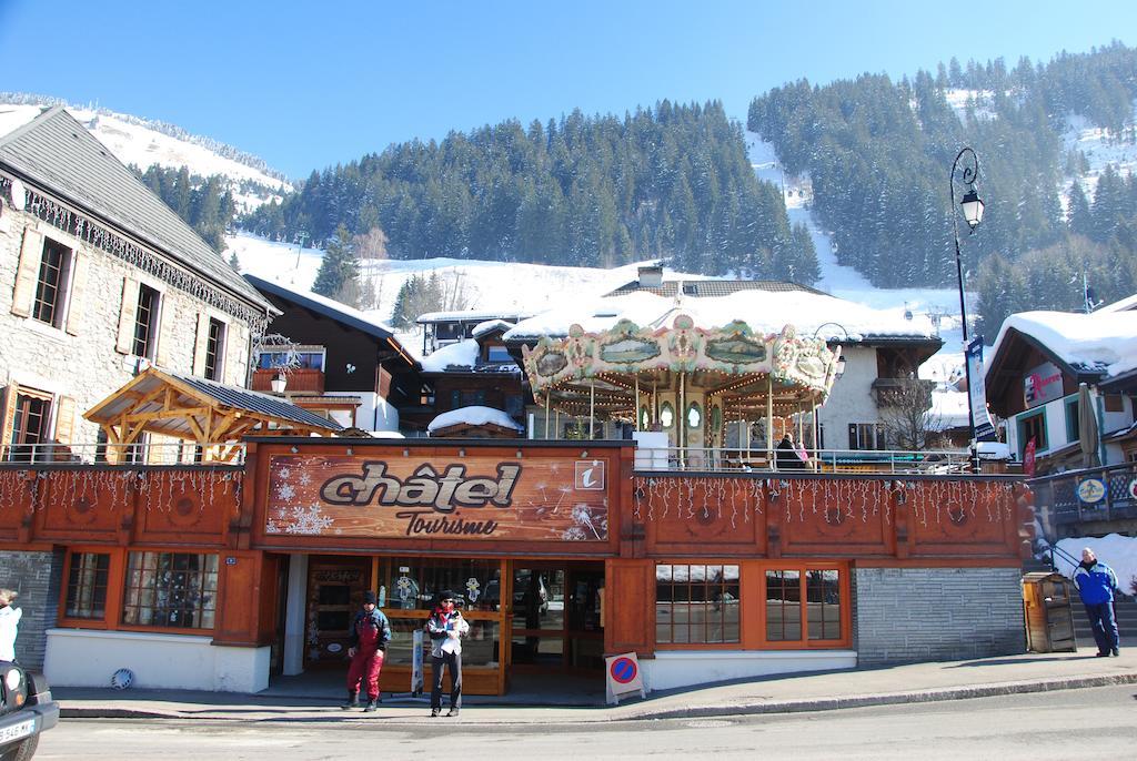 Hotel Les Combelles Châtel Exterior foto